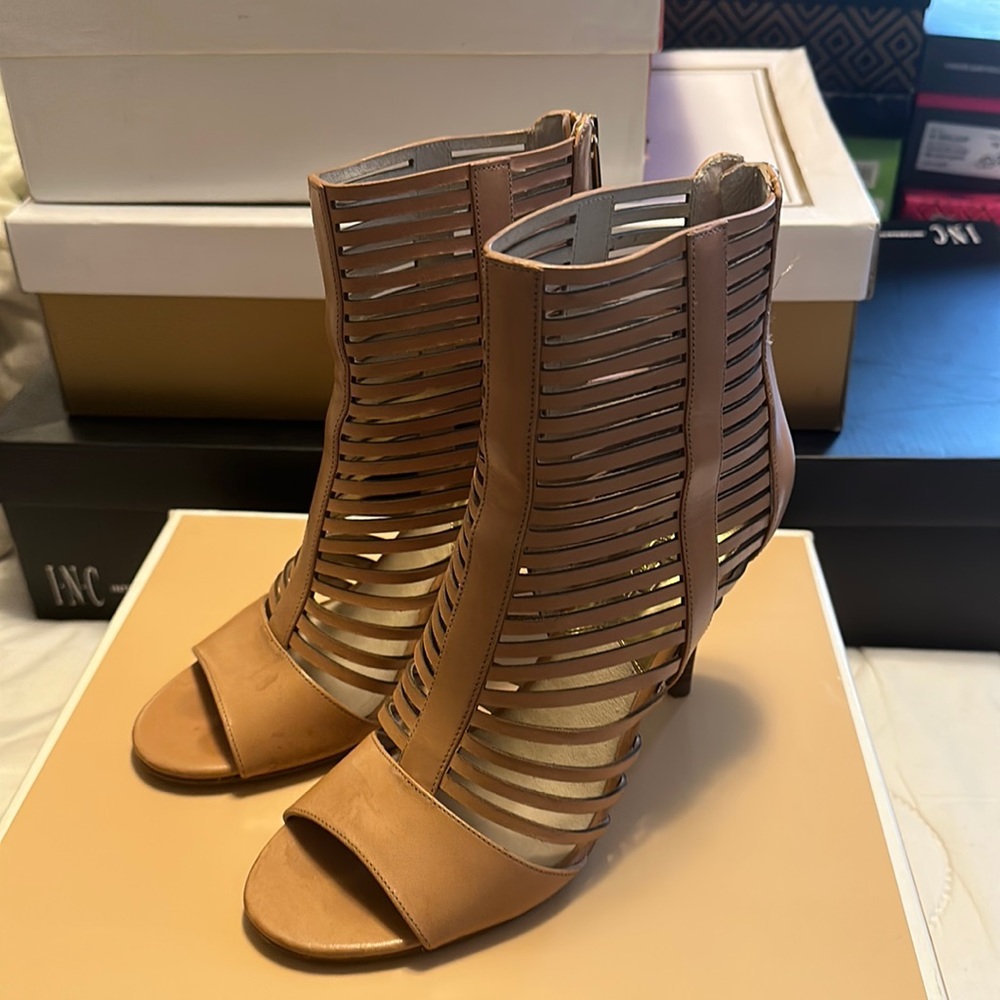 Michael Kors bootie heal Nude